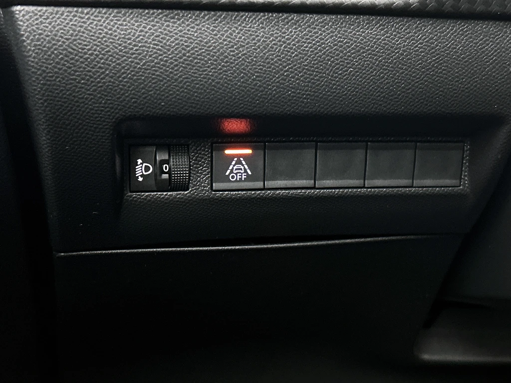 Peugeot e-208 – foto 18