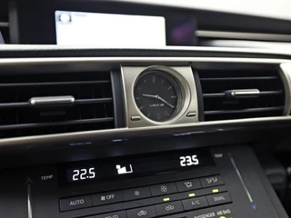 Lexus IS – thumbnail 11