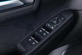 Ford Kuga – thumbnail 12
