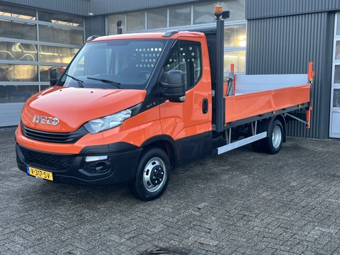 Iveco Daily 35C14 2.3 375 Laadklep 500kg Trekhaak 3500kg trekgewicht Airco 2-Persoons Open laadbak Pick-up P-up Bakwagen Telefoonverbinding 1e eigenaar Euro 6 Bpm vrij !!!