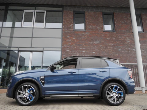 Lynk & Co 01 1.5 Automaat | Plug in Hybrid | Navigatie | Trekhaak | Panoramadak | NL Auto | Camera | Cruise Control Adaptief | Elektrische achterklep | Climate Control