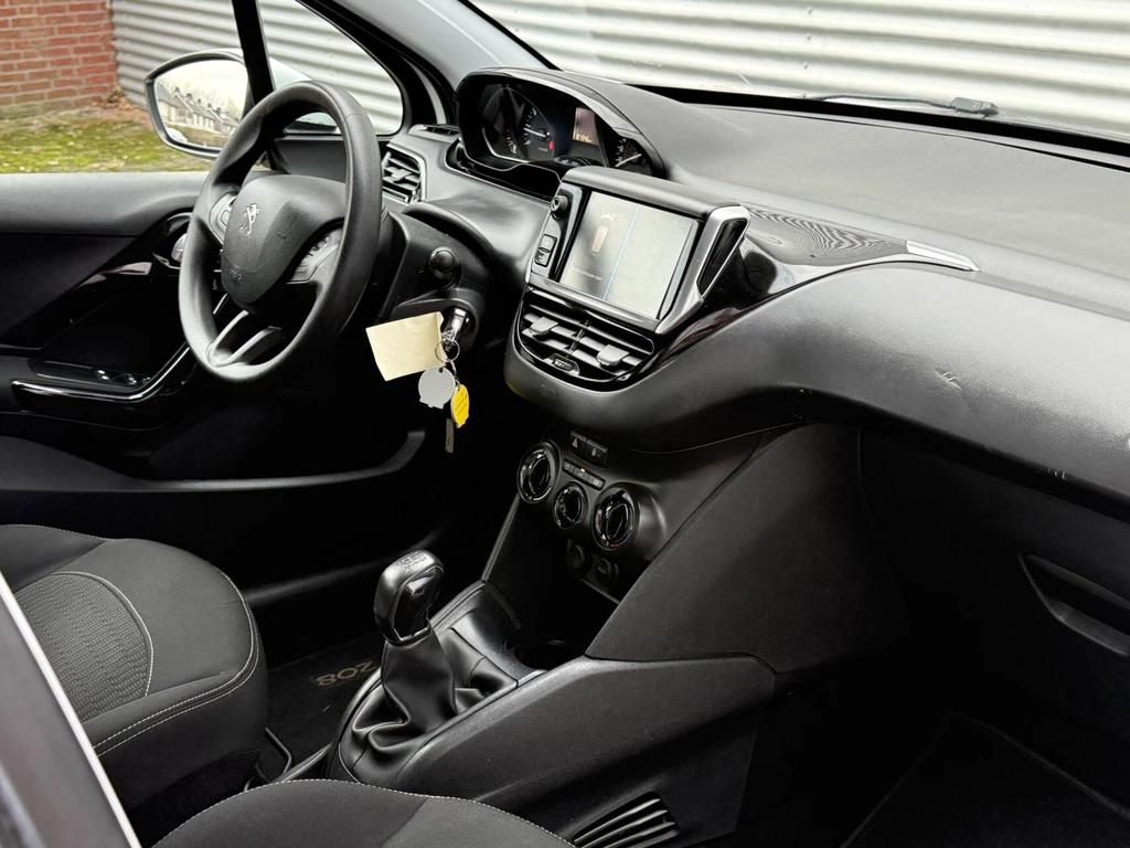 Peugeot 208 – foto 10