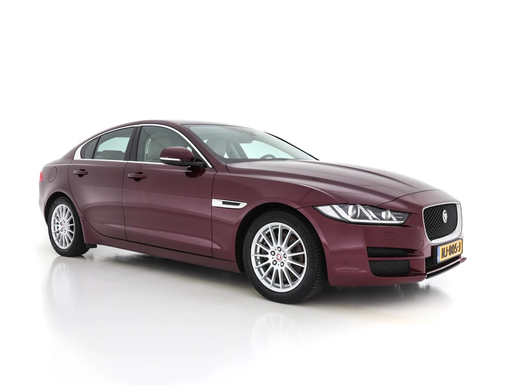 Jaguar XE – foto 5