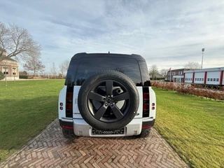 Land Rover Defender – thumbnail 3