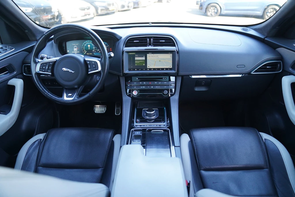 Jaguar F-PACE – foto 15