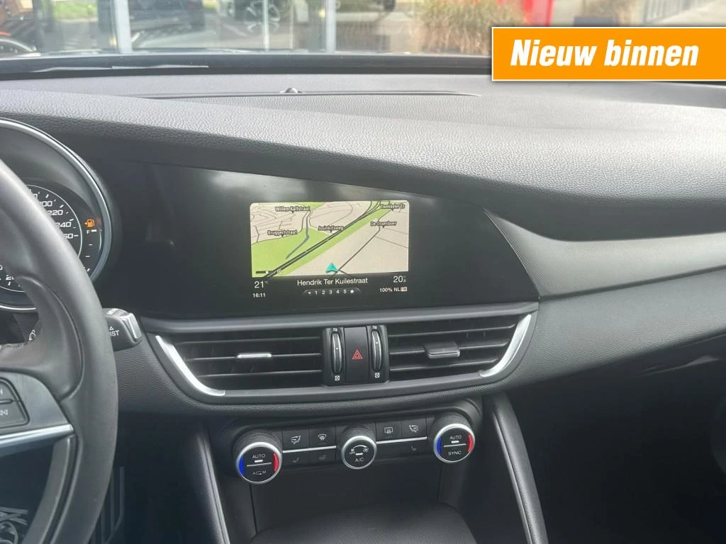 Alfa Romeo Giulia – foto 24