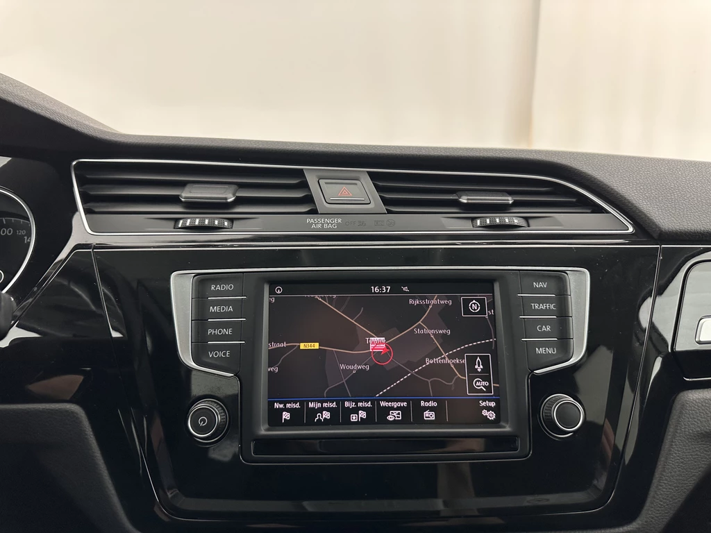 Volkswagen Touran – foto 15