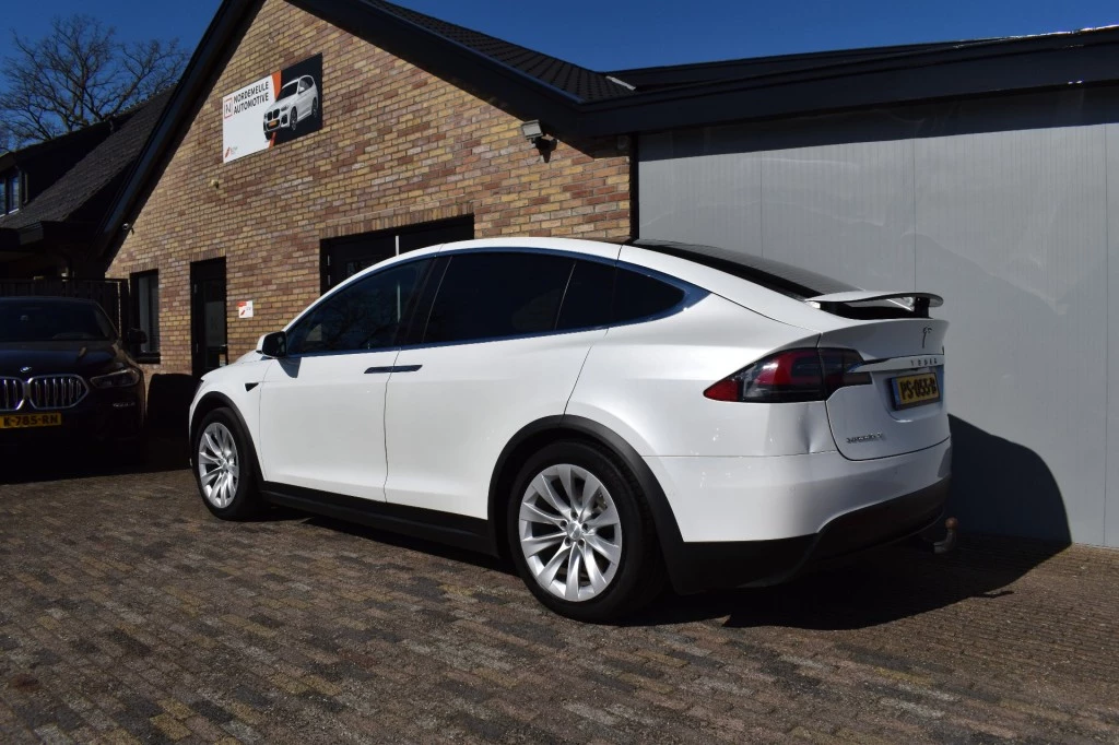Tesla Model X – foto 3