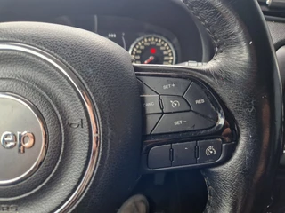 Jeep Renegade – thumbnail 18