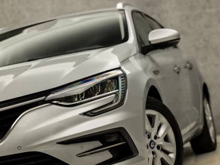 Renault Megane E-Tech – thumbnail 2
