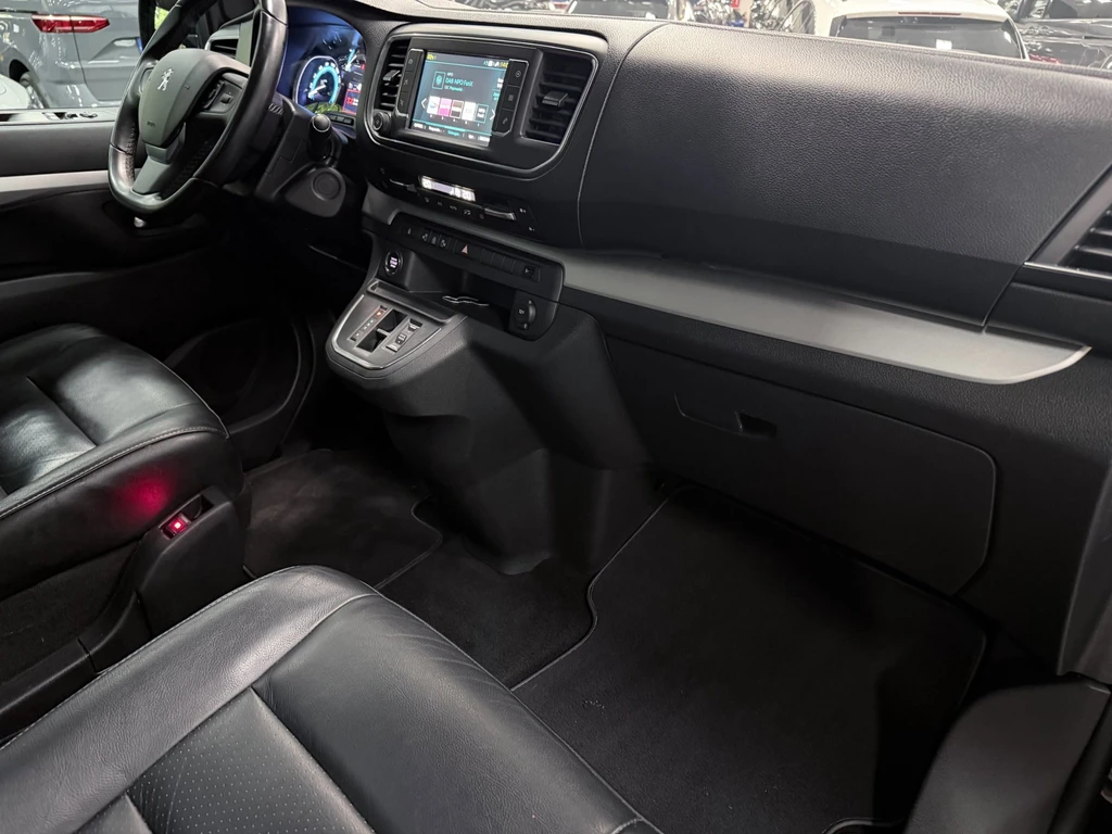 Peugeot e-Traveller – foto 16