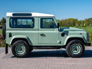 Land Rover Defender – thumbnail 10