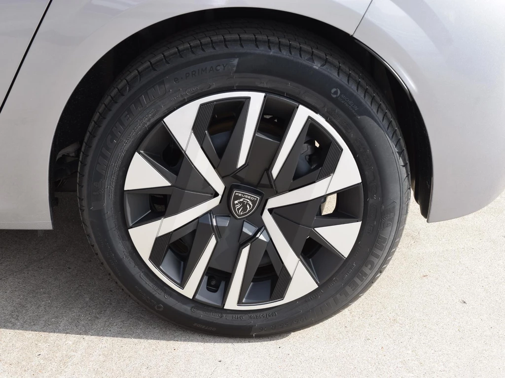 Peugeot e-208 – foto 24