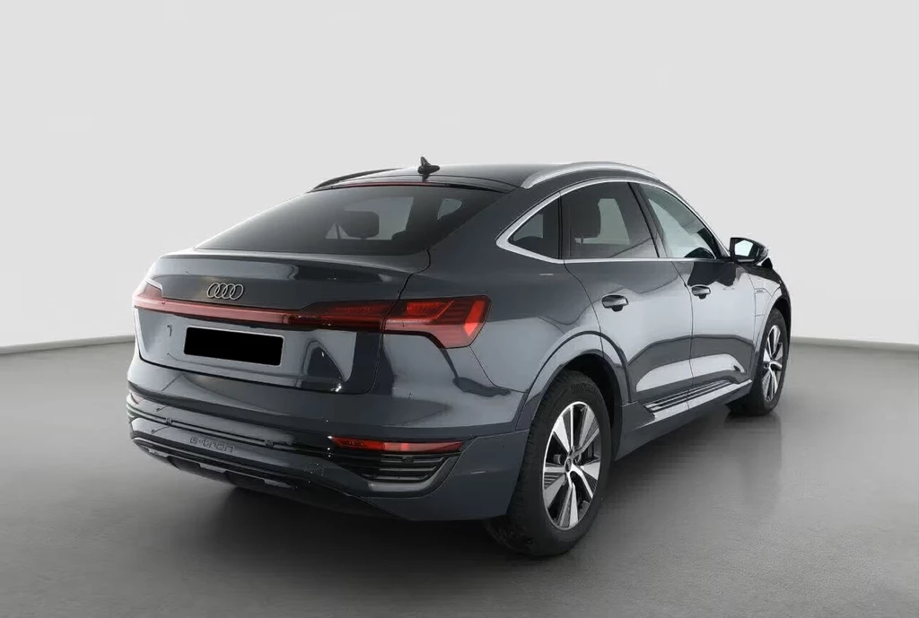Audi Q8 Sportback e-tron – foto 2