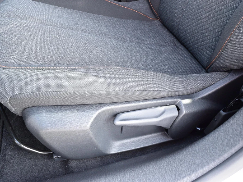 Peugeot e-208 – foto 21