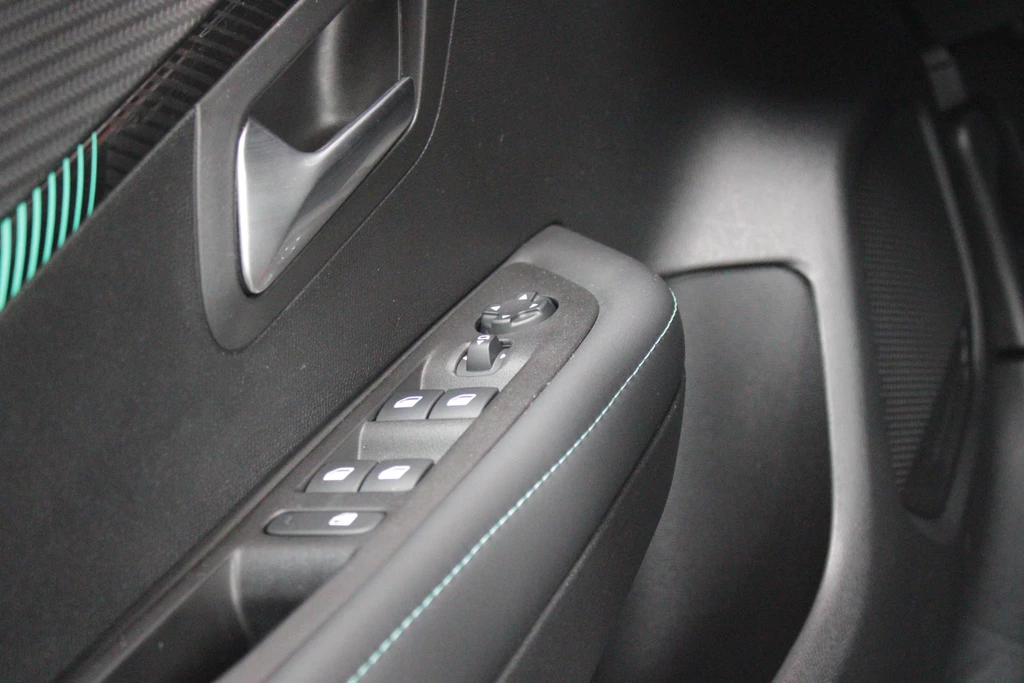 Peugeot 208 – foto 18