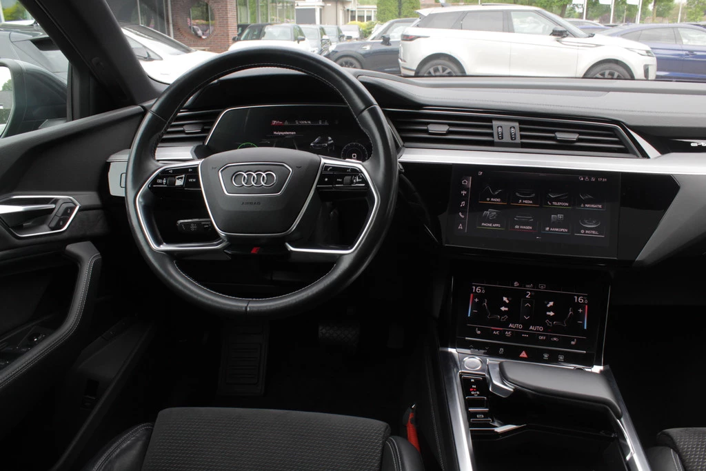 Audi e-tron – foto 12