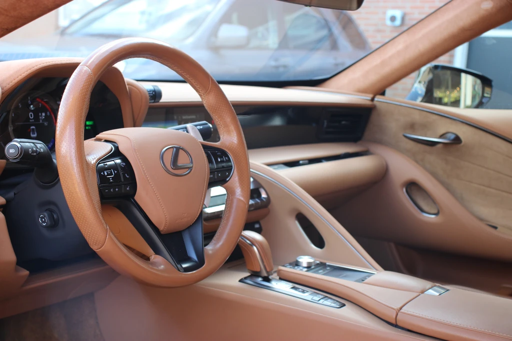 Lexus LC – foto 9