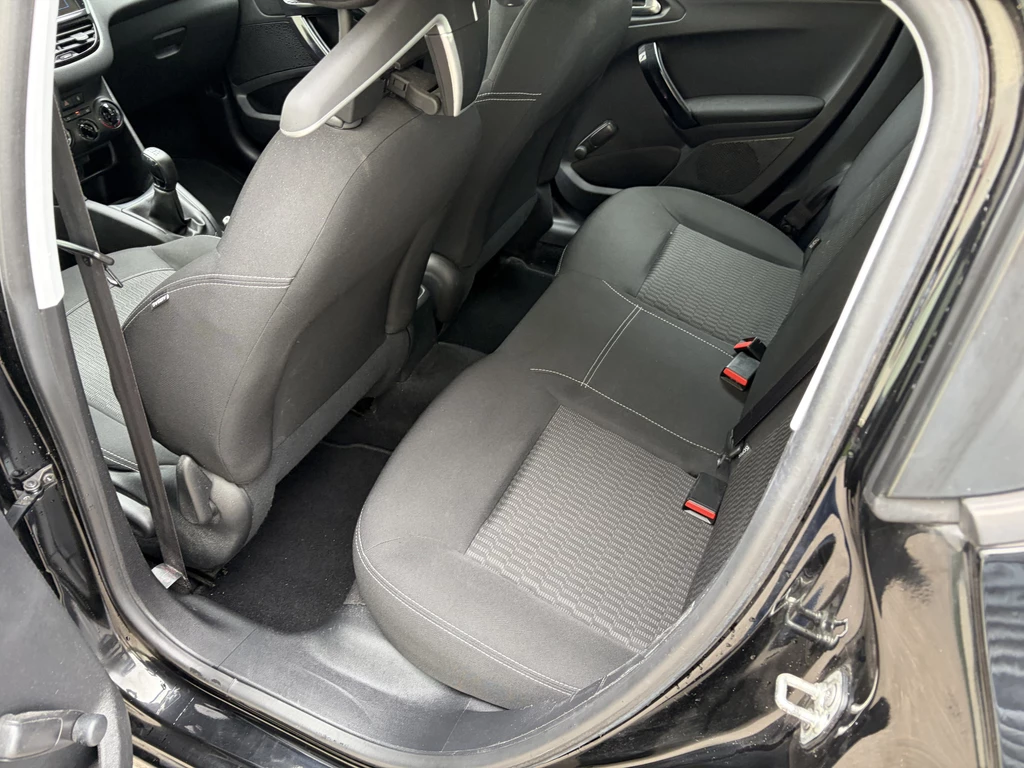 Peugeot 208 – foto 11