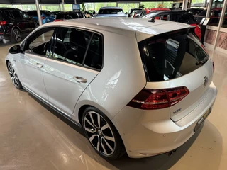 Volkswagen Golf – thumbnail 4