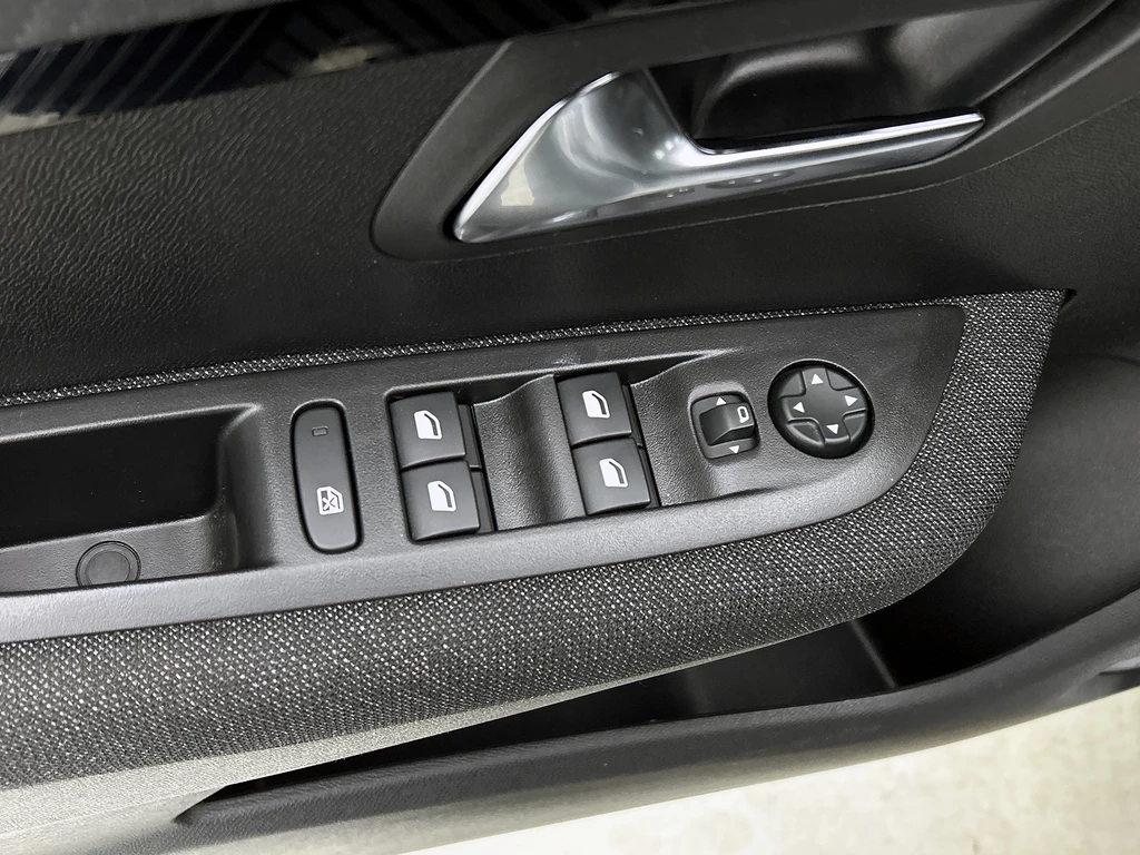 Peugeot 208 – foto 33