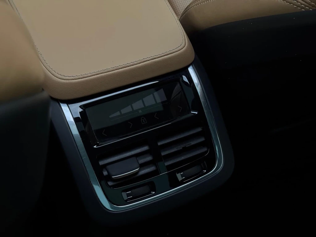 Volvo XC90 – foto 32