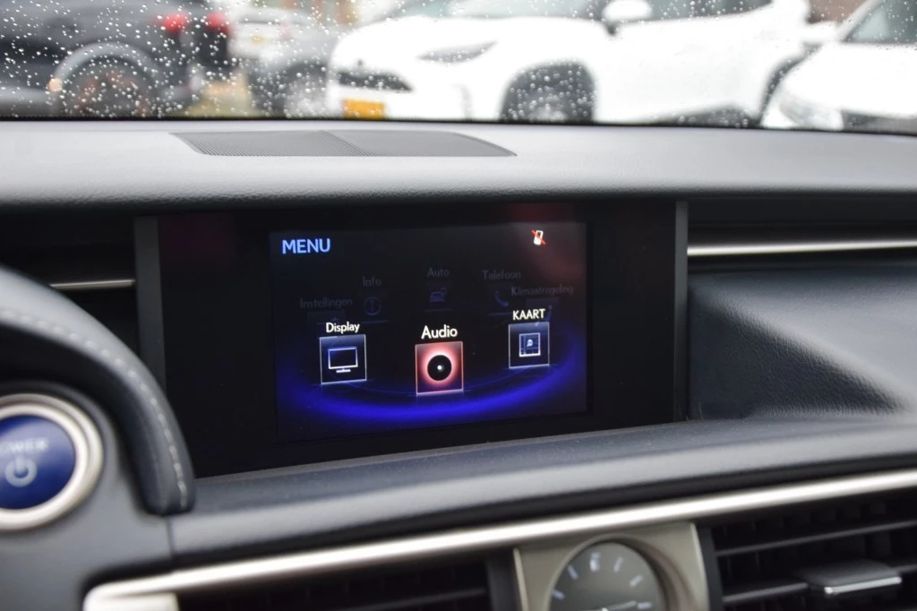 Lexus IS – foto 18