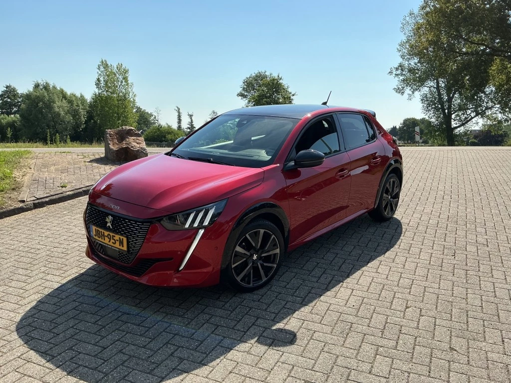 Peugeot 208 – foto 1