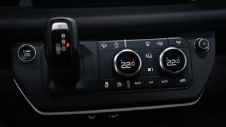 Land Rover Defender – thumbnail 25