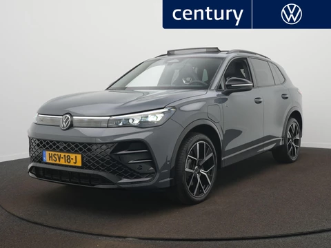 Volkswagen Tiguan 1.5 eHybrid R-Line Edition Panoramadak - 272pk uitvoering - Navigatie - 20 Inch - Trekhaak