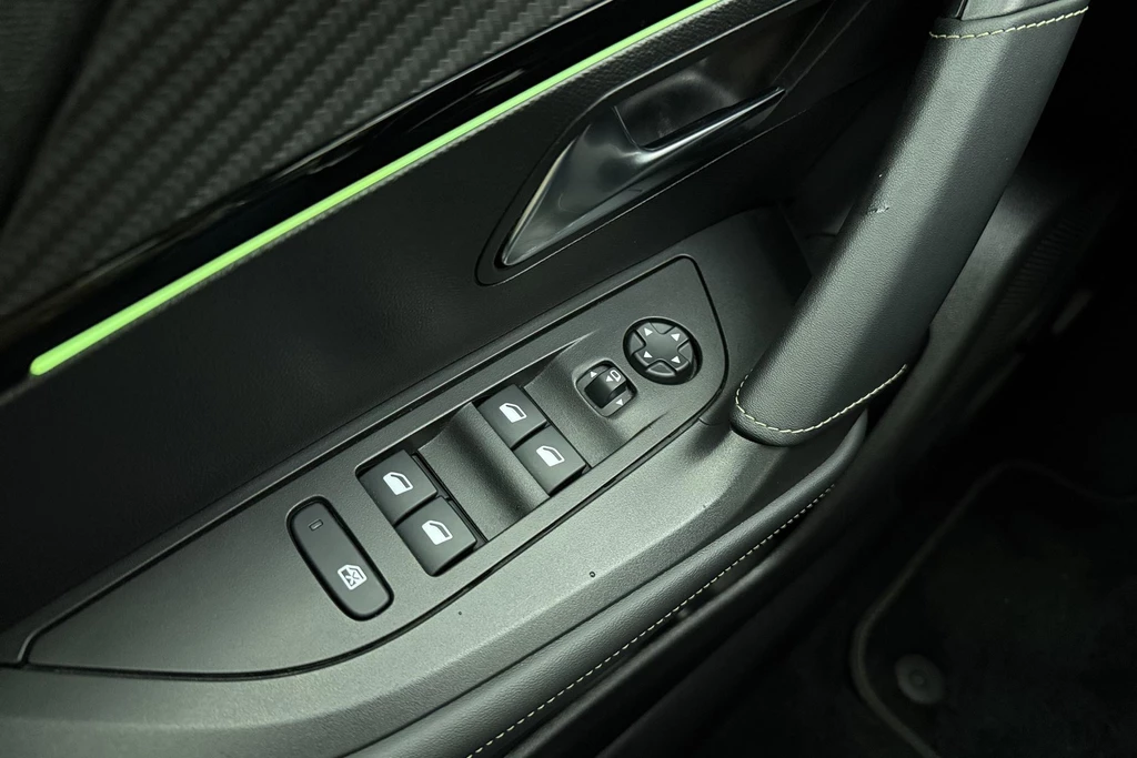 Peugeot e-2008 – foto 17