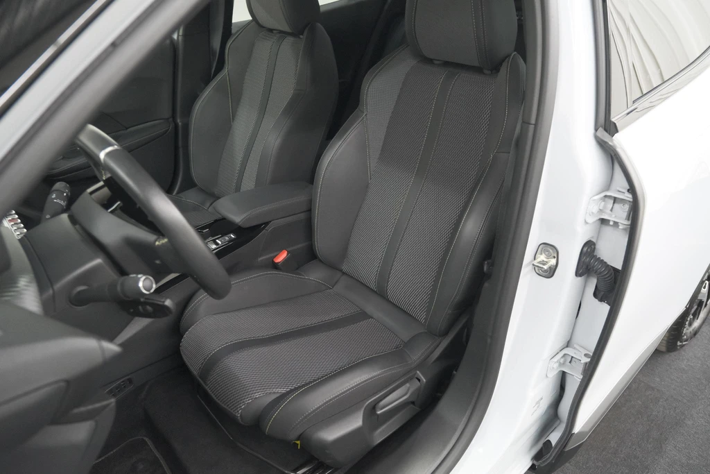 Peugeot e-2008 – foto 40