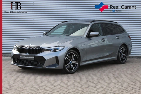 BMW 3-serie Touring 320e M-Pakket/Pano/Trekhaak/Camera/Facelift