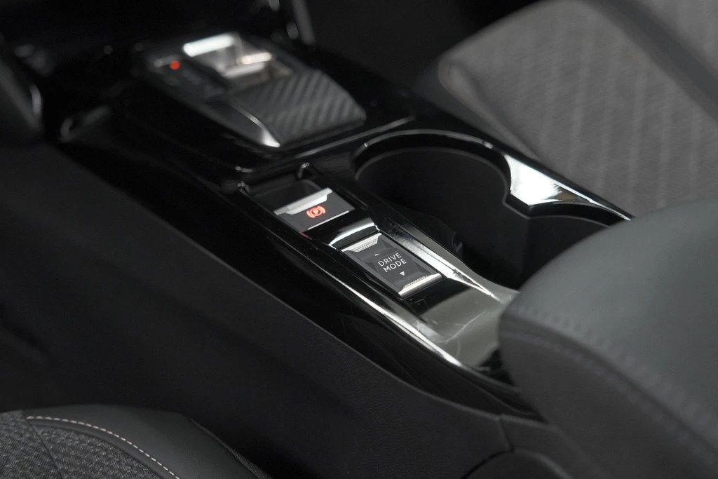 Peugeot e-208 – foto 47