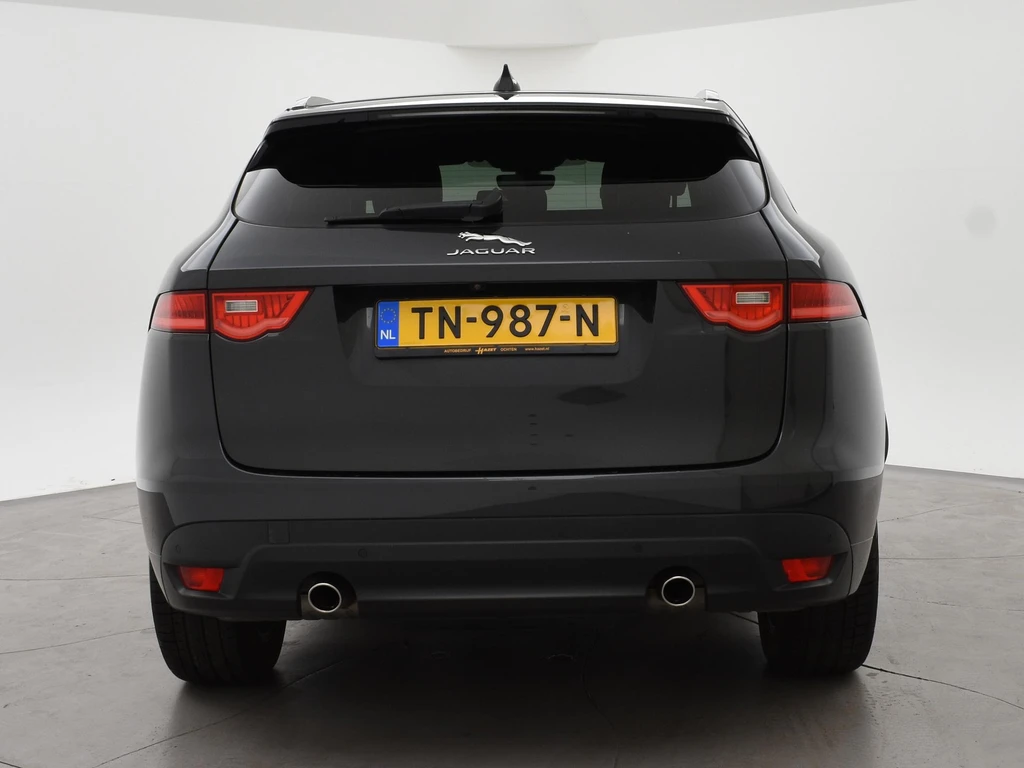 Jaguar F-PACE – foto 3
