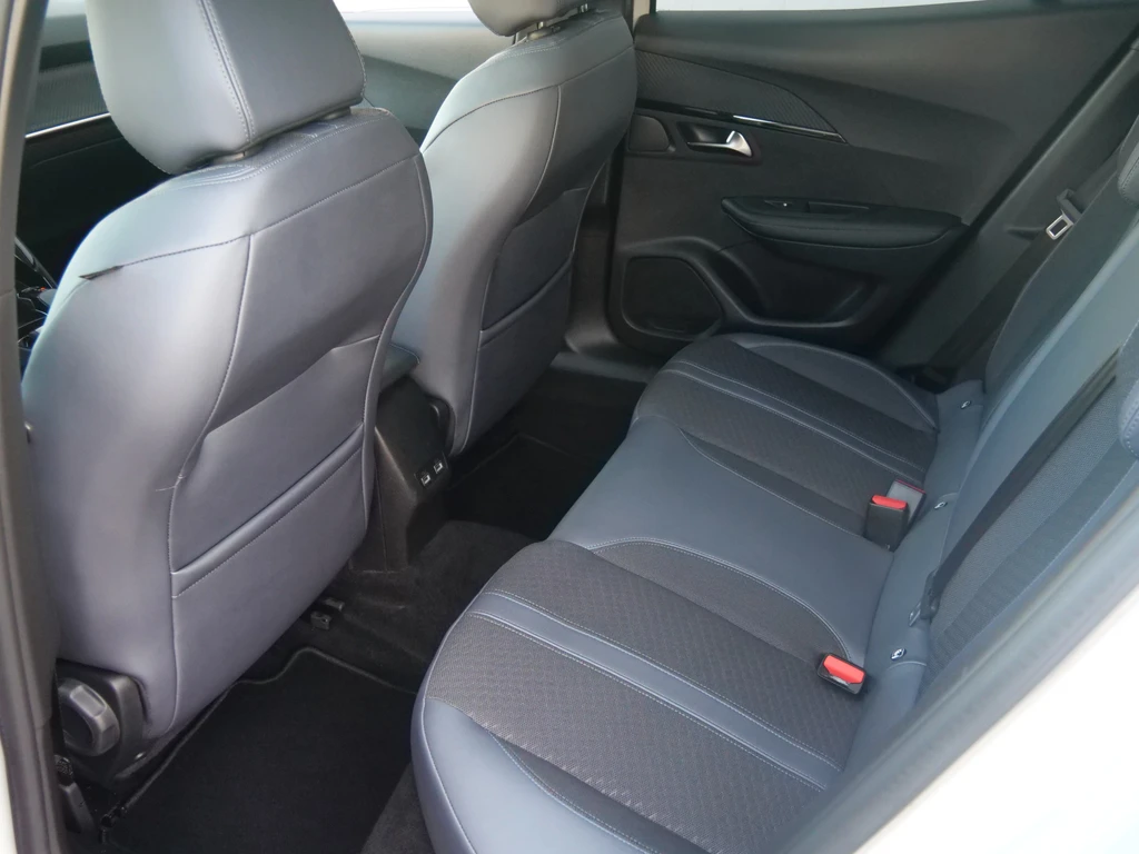 Peugeot e-2008 – foto 13
