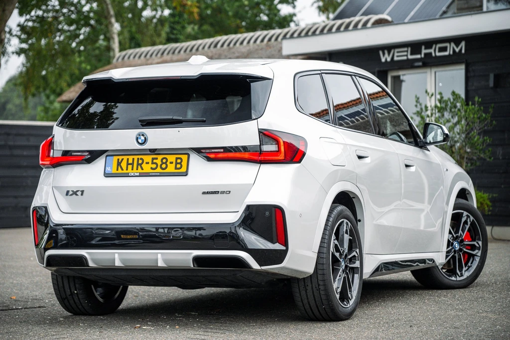 BMW iX1 – foto 11