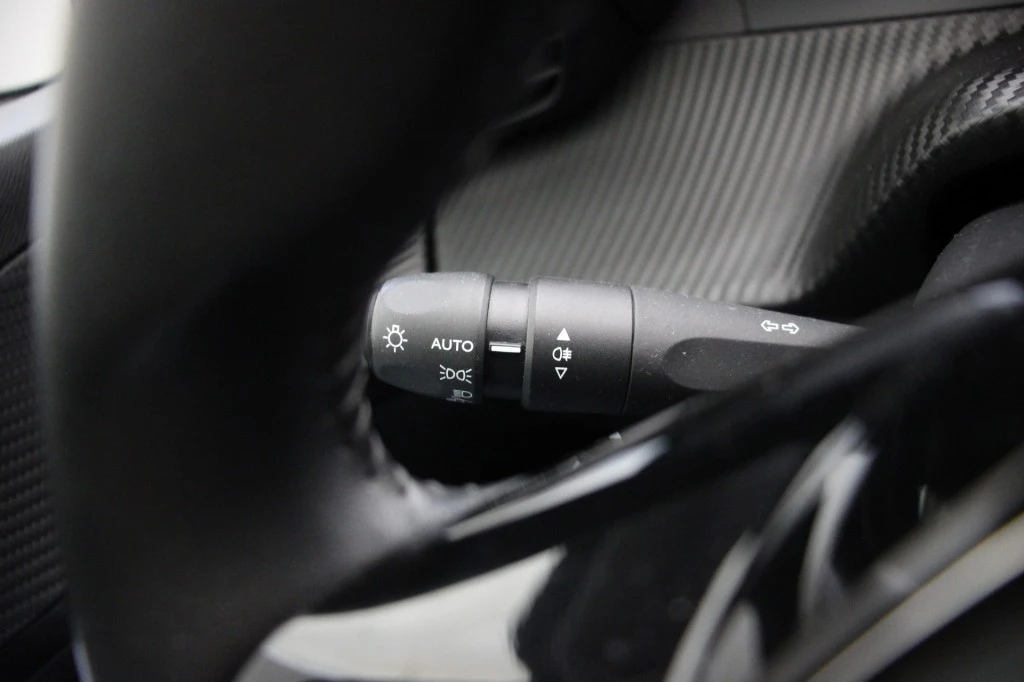 Peugeot 208 – foto 24