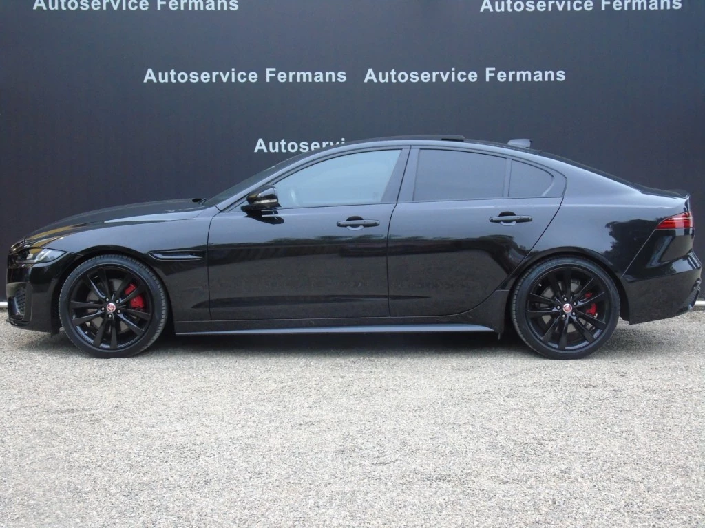 Jaguar XE – foto 6