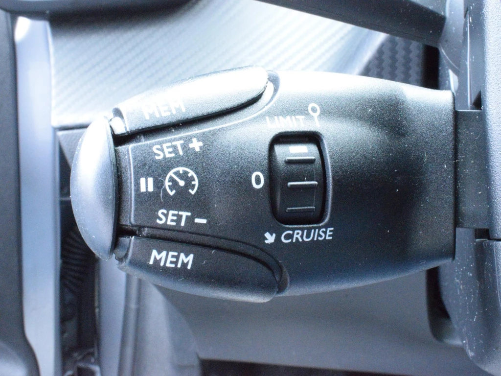 Peugeot 208 – foto 17