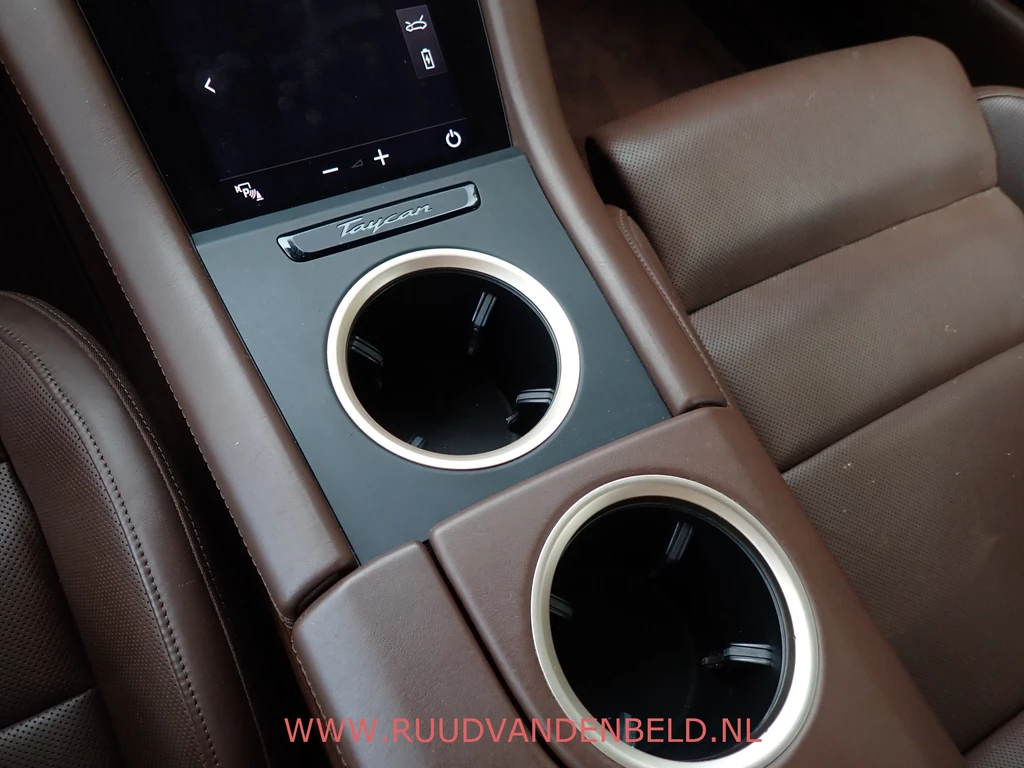 Porsche Taycan – foto 36