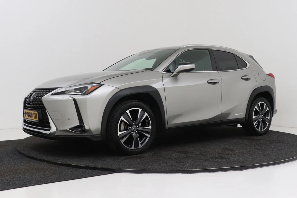 Lexus UX – foto 2
