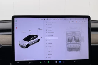 Tesla Model 3 – thumbnail 24