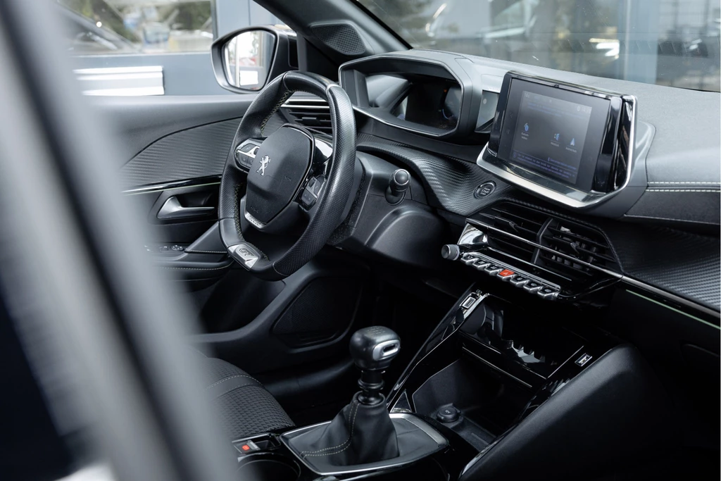 Peugeot 208 – foto 12