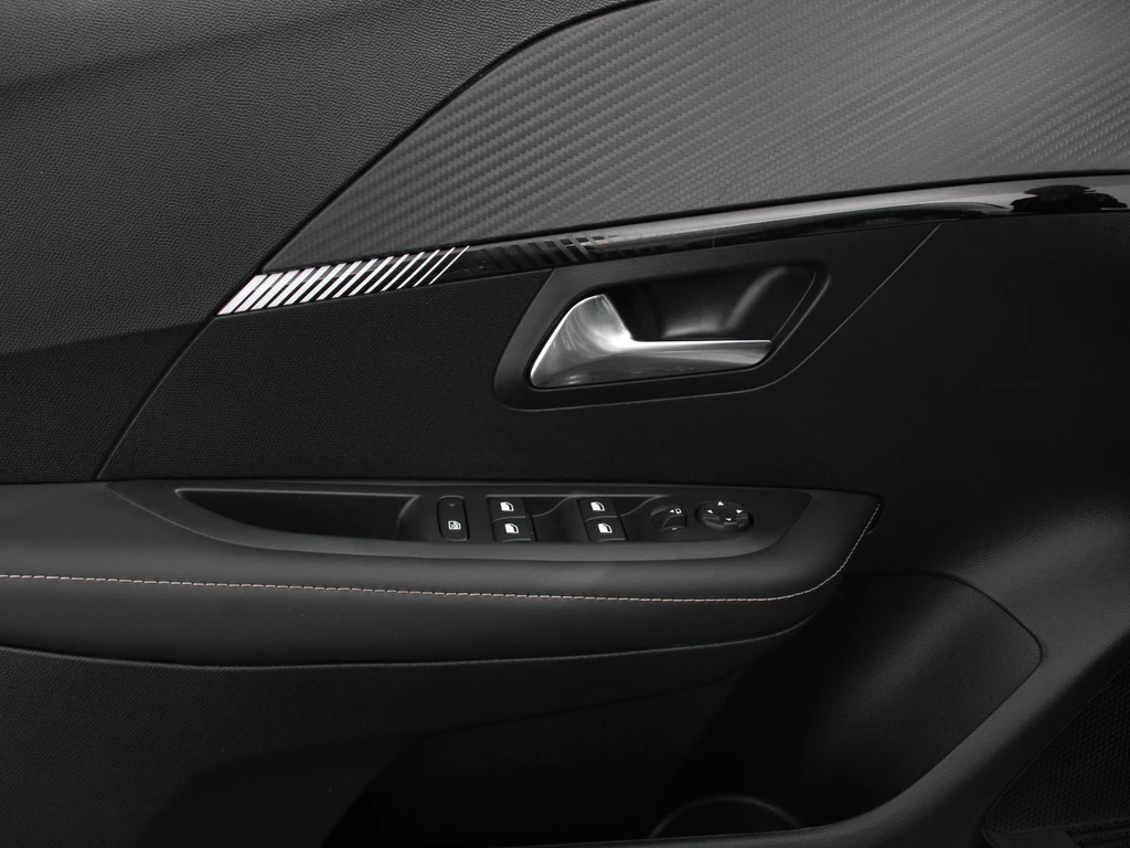 Peugeot 208 – foto 13