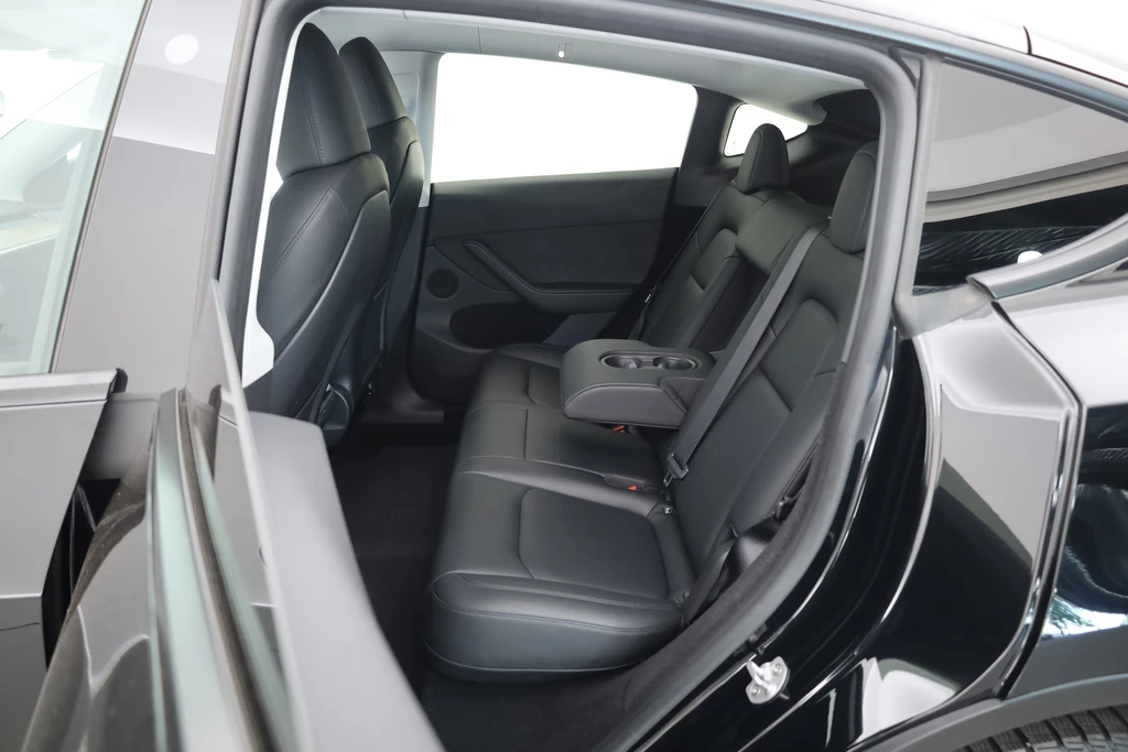 Tesla Model Y – foto 32