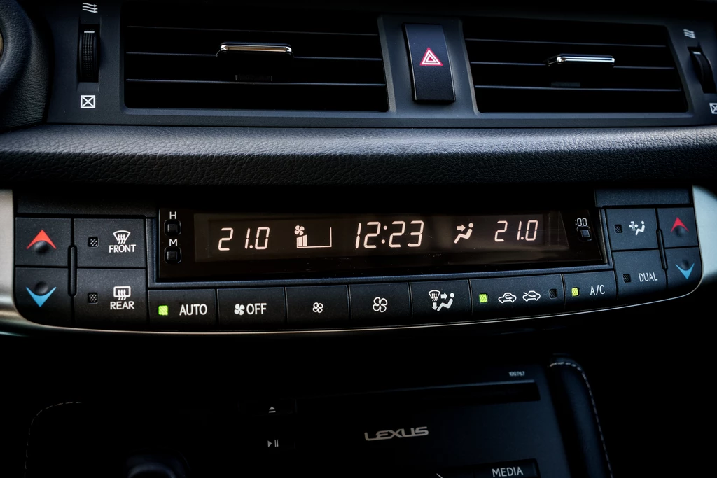 Lexus CT – foto 36