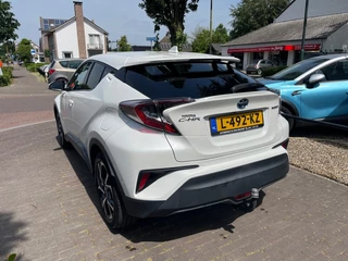 Toyota C-HR – thumbnail 3
