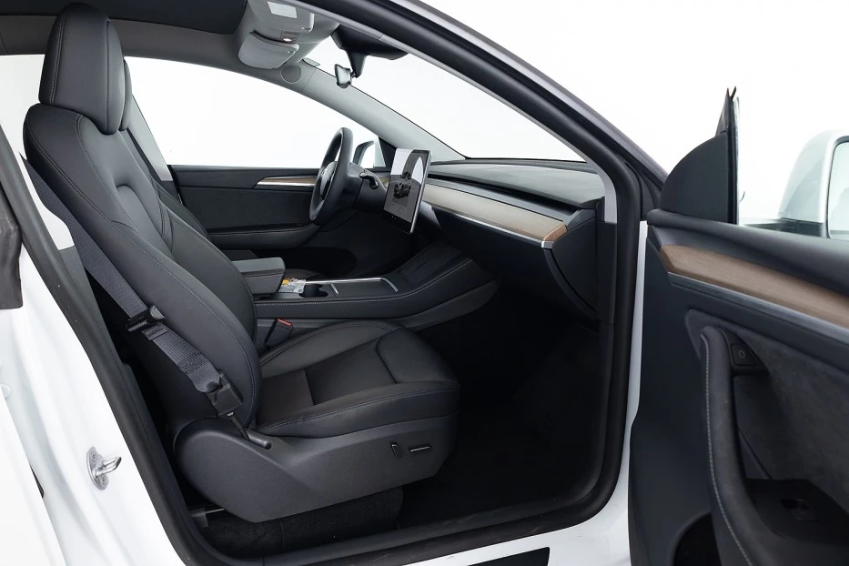 Tesla Model Y – foto 11