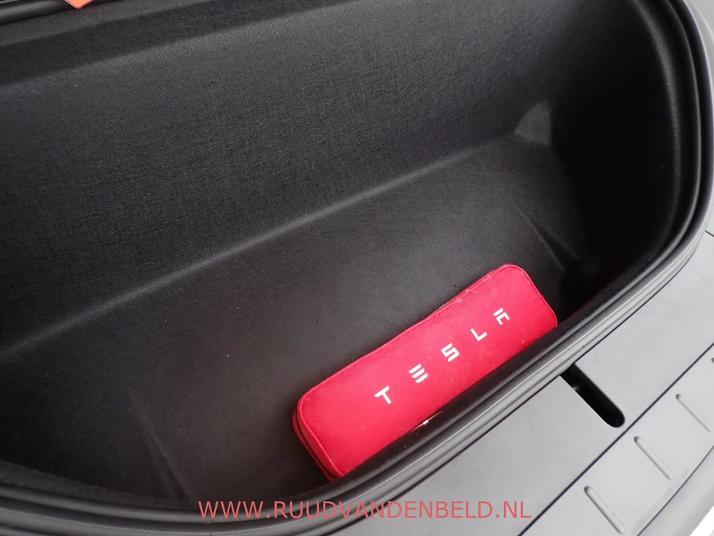 Tesla Model X – foto 37